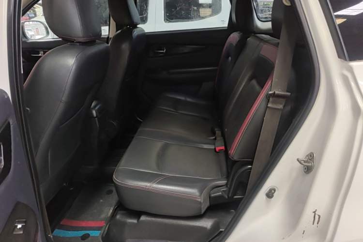 Used HYOSOW S3 2014 1.5L Luxury Version China IV Emission Standard Left Rear Seat
