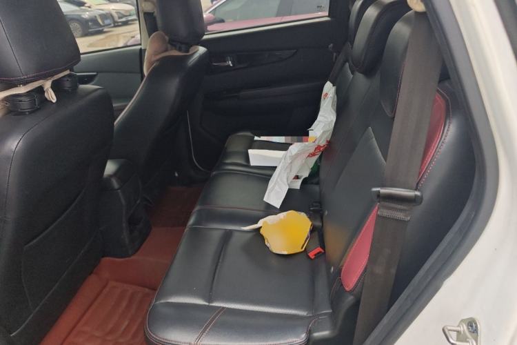 Used HYOSOW S3 2014 1.5L Luxury Version China IV Emission Standard Left Rear Seat