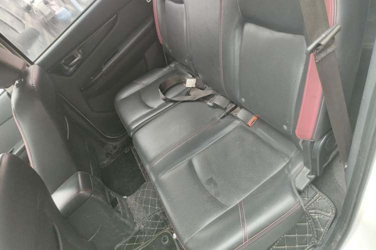 Used HYOSOW S3 2014 1.5L Luxury Version China IV Emission Standard Left Rear Seat