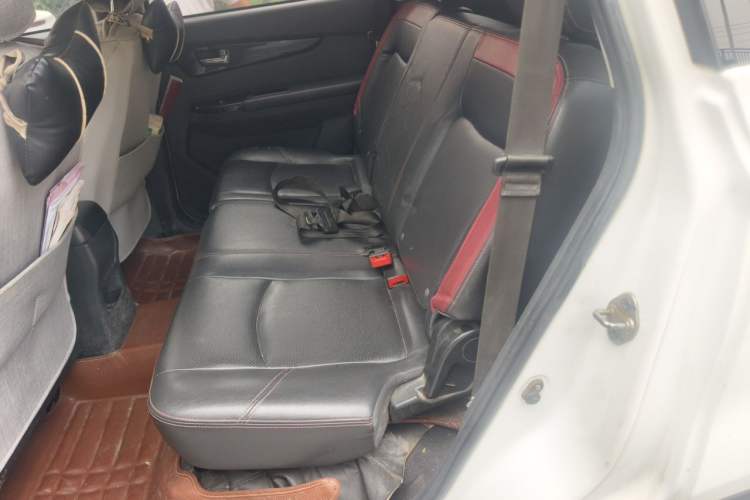 Used HYOSOW S3 2014 1.5L Luxury Version China IV Emission Standard Left Rear Seat