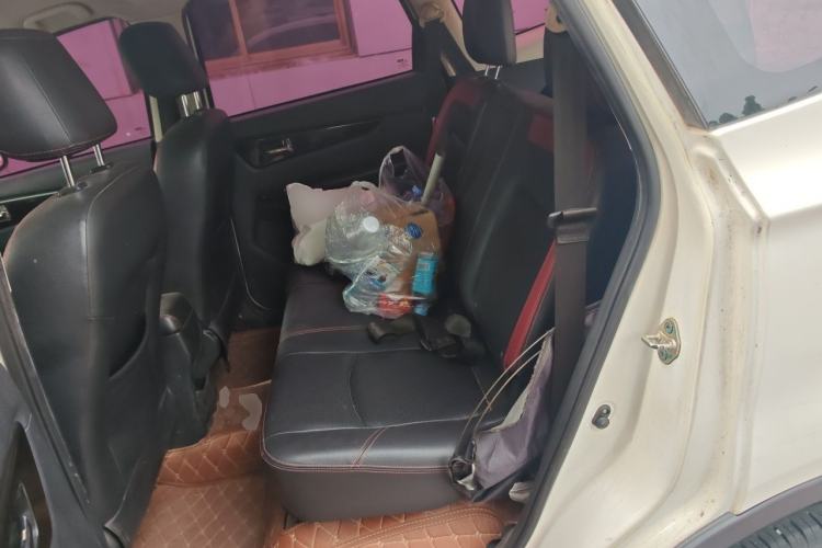 Used HYOSOW S3 2014 1.5L Comfort Version China IV Emission Standard Left Rear Seat