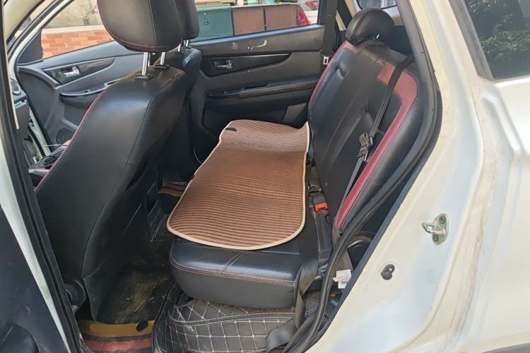 Used HYOSOW S3 2014 1.5L Comfort Version China IV Emission Standard Left Rear Seat