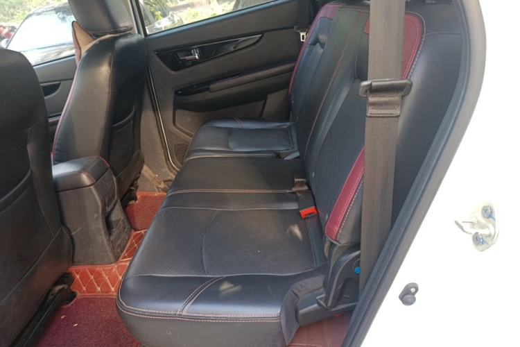 Used HYOSOW S3 2014 1.5L Luxury Version China IV Emission Standard Left Rear Seat