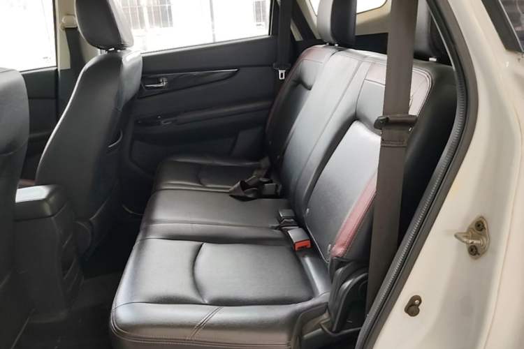 Used HYOSOW S3 2014 1.5L Comfort Version China IV Emission Standard Left Rear Seat