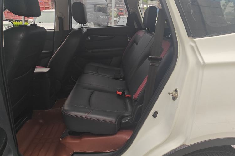 Used HYOSOW S3 2014 1.5L Luxury Version China IV Emission Standard Left Rear Seat