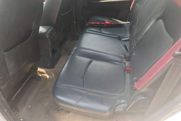 Used HYOSOW S3 2014 1.5L Comfort Version China IV Emission Standard Left Rear Seat