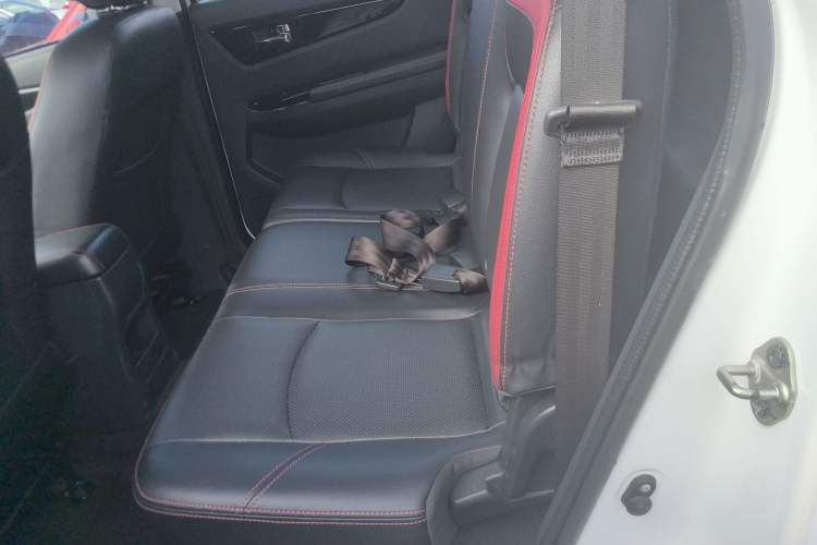 Used HYOSOW S3 2014 1.5L Luxury Version China IV Emission Standard Left Rear Seat