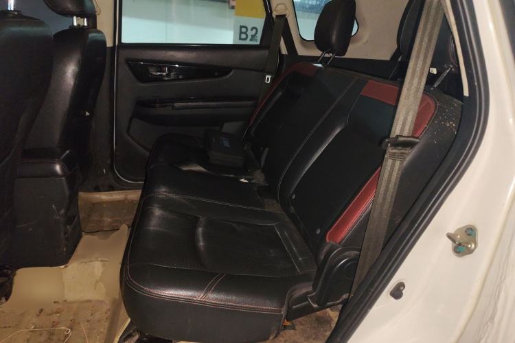 Used HYOSOW S3 2014 1.5L Comfort Version China IV Emission Standard Left Rear Seat