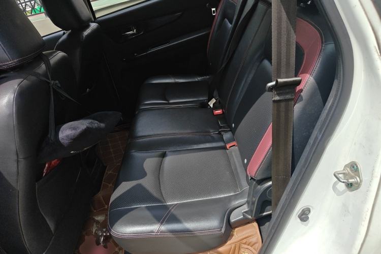 Used HYOSOW S3 2014 1.5L Comfort Version China IV Emission Standard Left Rear Seat