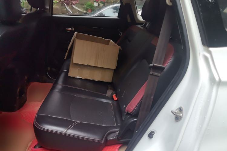 Used HYOSOW S3 2014 1.5L Comfort Version China IV Emission Standard Left Rear Seat