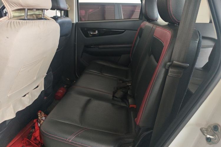 Used HYOSOW S3 2014 1.5L Luxury Version China IV Emission Standard Left Rear Seat