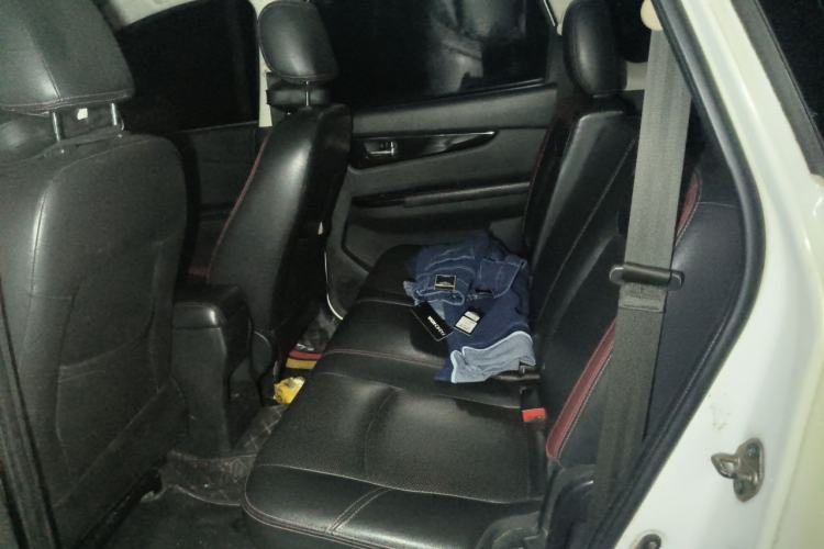Used HYOSOW S3 2014 1.5L Luxury Version China IV Emission Standard Left Rear Seat