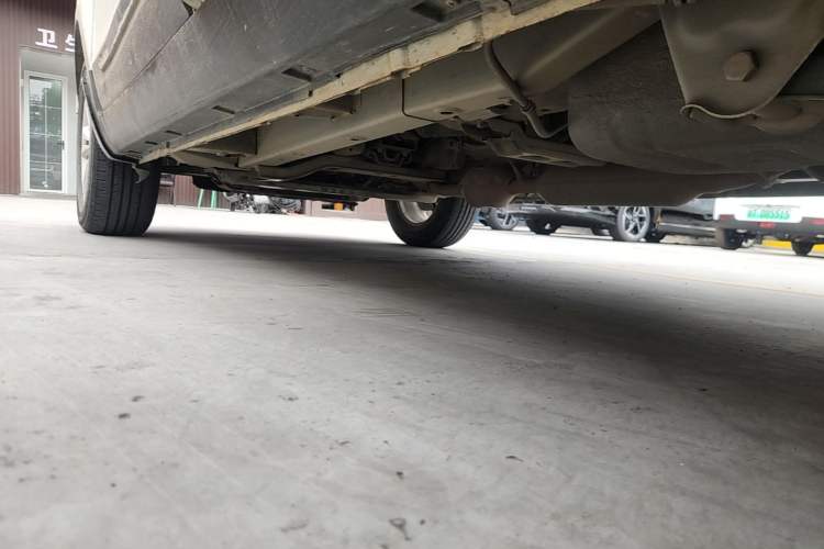 Used HYOSOW S3 2014 1.5L Luxury Version China IV Emission Standard Left Side Sill