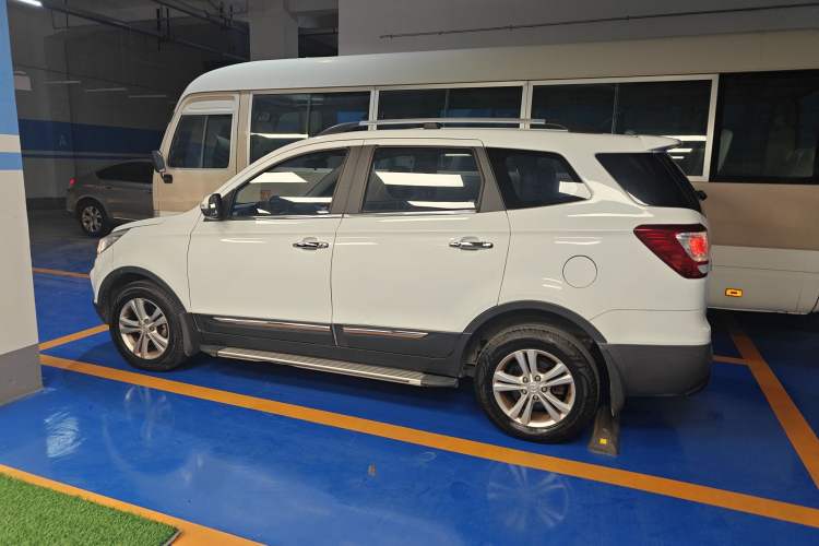 Used HYOSOW S3 2014 1.5L Luxury Version China IV Emission Standard Left Side