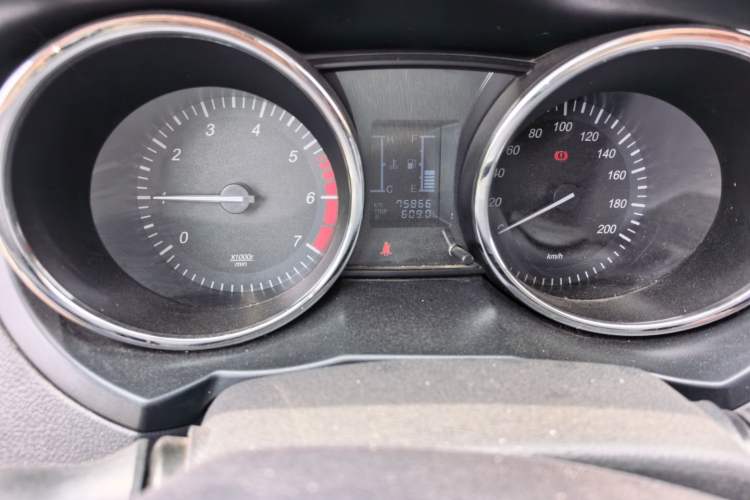 Used HYOSOW S3 2014 1.8L Prestige Version China IV Emission Standard Odometer Close Up