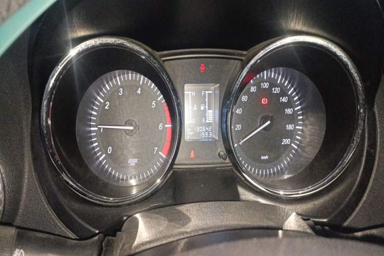 Used HYOSOW S3 2014 1.5L Luxury Version China IV Emission Standard Odometer Close Up
