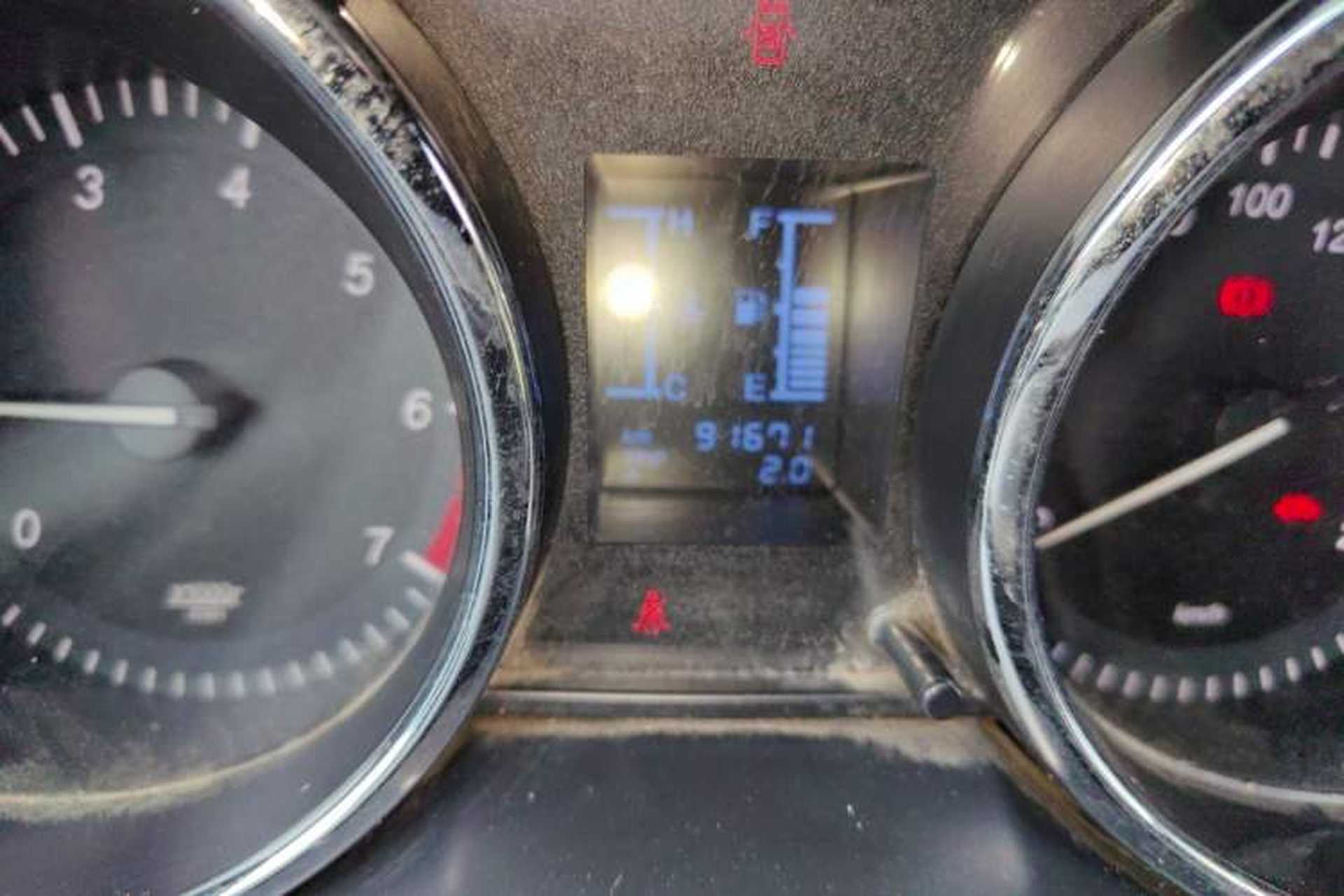 Used HYOSOW S3 2014 1.5L Luxury Version China IV Emission Standard Odometer Close Up