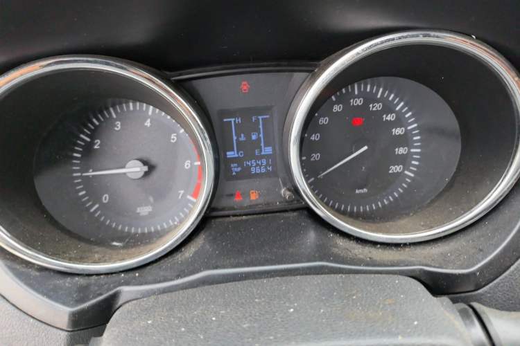 Used HYOSOW S3 2014 1.5L Comfort Version China IV Emission Standard Odometer Close Up