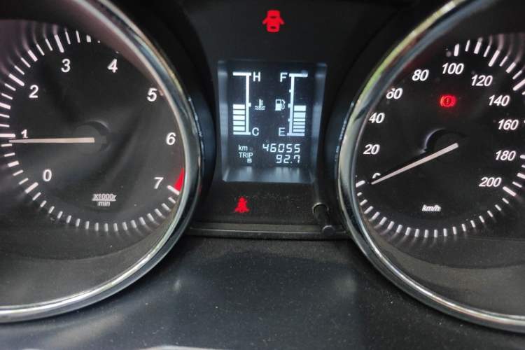 Used HYOSOW S3 2014 1.5L Comfort Version China IV Emission Standard Odometer Close Up