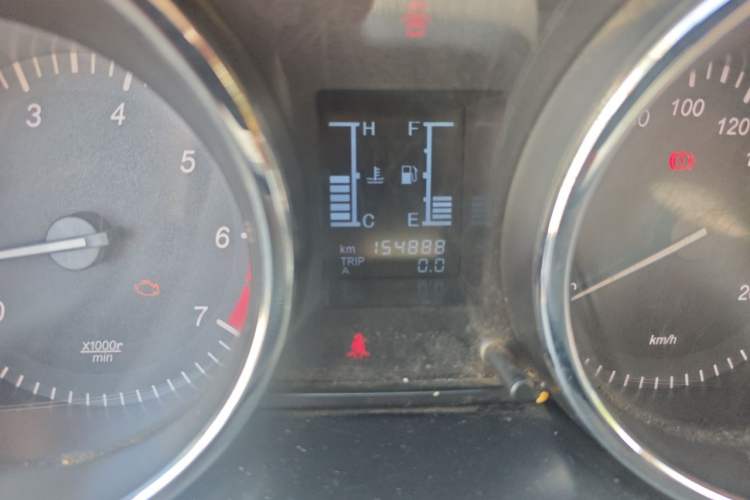 Used HYOSOW S3 2014 1.5L Comfort Version China IV Emission Standard Odometer Close Up