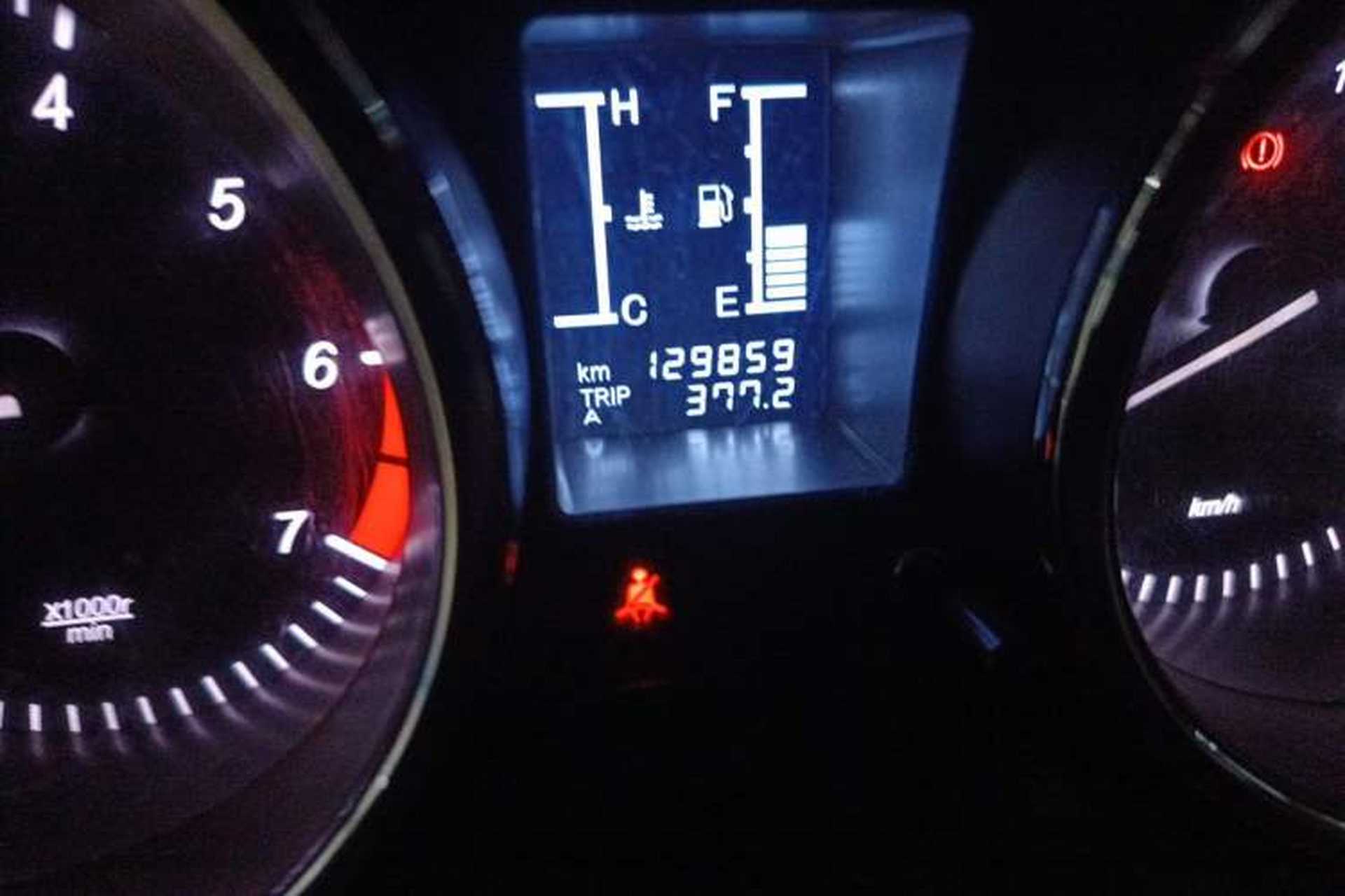 Used HYOSOW S3 2014 1.5L Luxury Version China IV Emission Standard Odometer Close Up