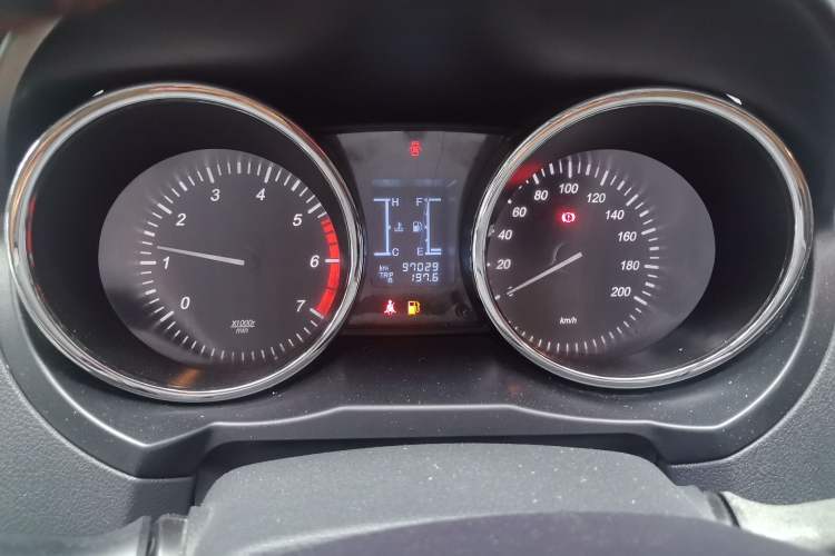 Used HYOSOW S3 2014 1.5L Comfort Version China IV Emission Standard Odometer Close Up