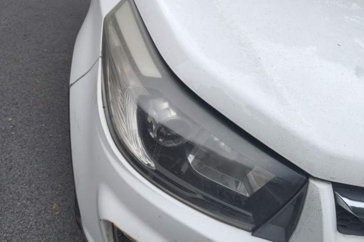 Used HYOSOW S3 2014 1.5L Luxury Version China IV Emission Standard Right Front Headlight