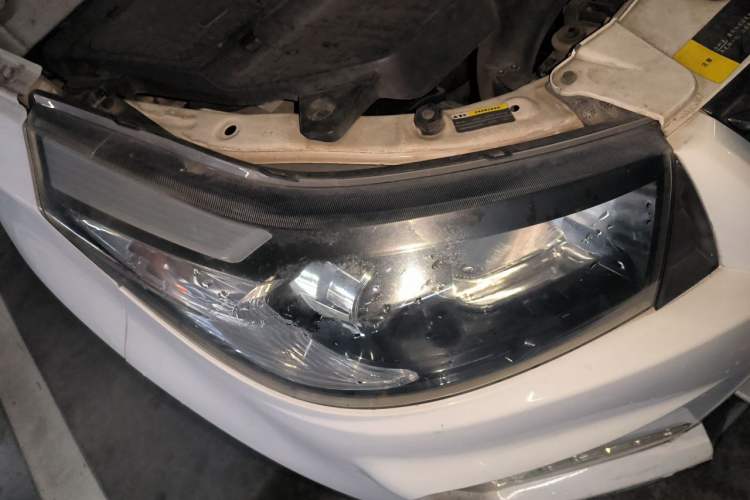 Used HYOSOW S3 2014 1.5L Luxury Version China IV Emission Standard Right Front Headlight