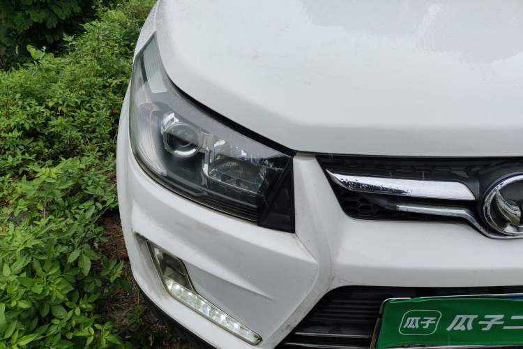 Used HYOSOW S3 2014 1.5L Comfort Version China IV Emission Standard Right Front Headlight