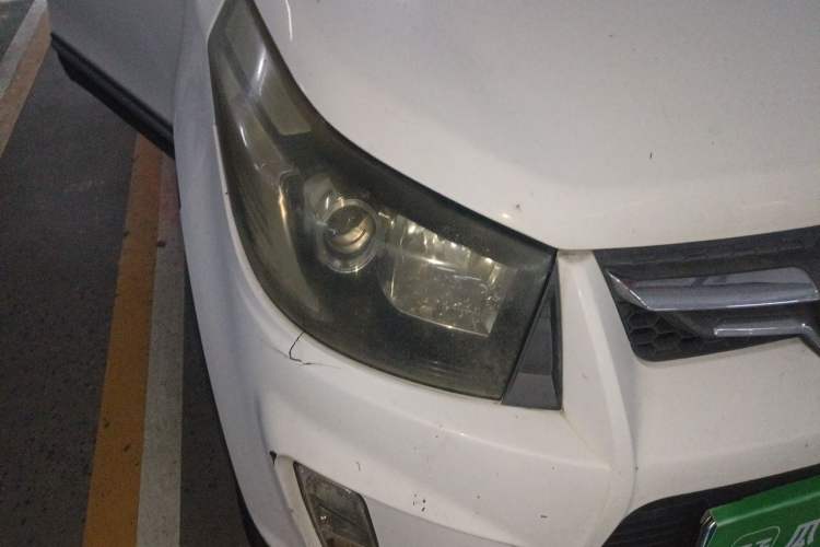 Used HYOSOW S3 2014 1.5L Luxury Version China IV Emission Standard Right Front Headlight
