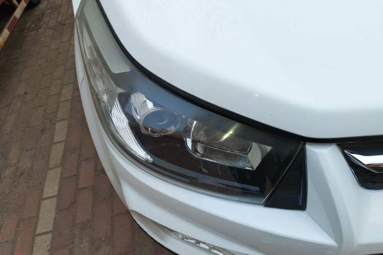 Used HYOSOW S3 2014 1.5L Comfort Version China IV Emission Standard Right Front Headlight
