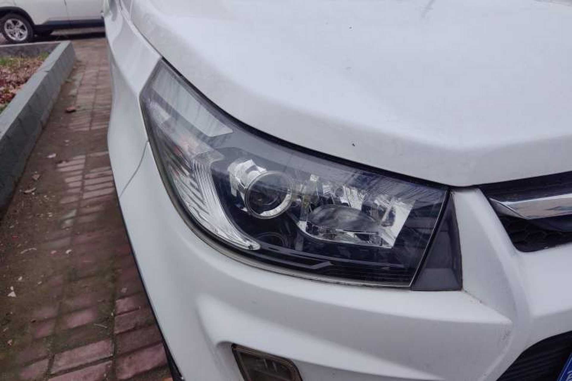 Used HYOSOW S3 2014 1.5L Luxury Version China IV Emission Standard Right Front Headlight