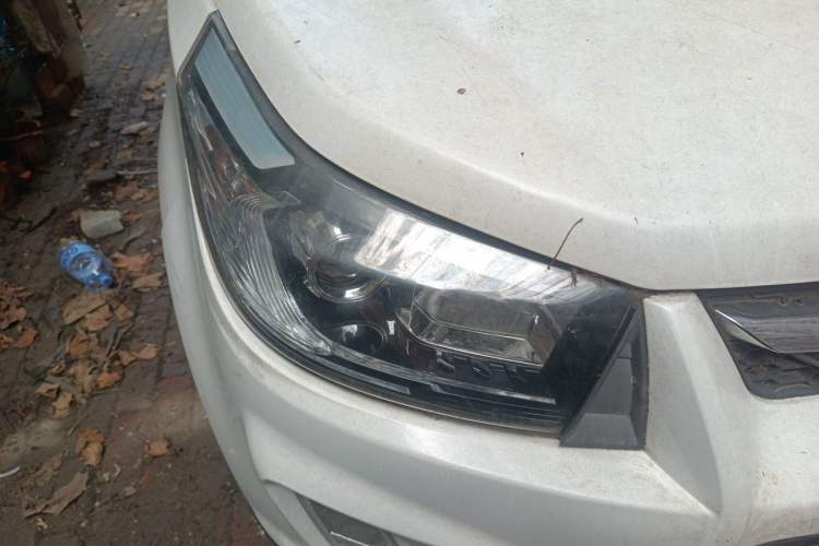 Used HYOSOW S3 2014 1.5L Comfort Version China IV Emission Standard Right Front Headlight