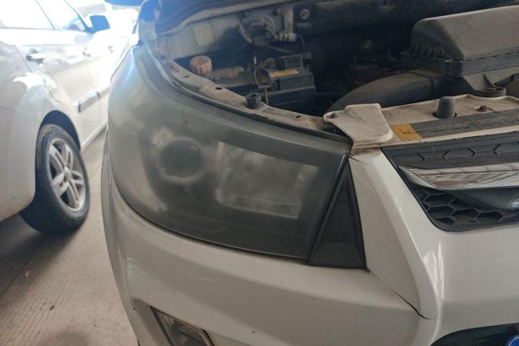Used HYOSOW S3 2014 1.5L Luxury Version China IV Emission Standard Right Front Headlight