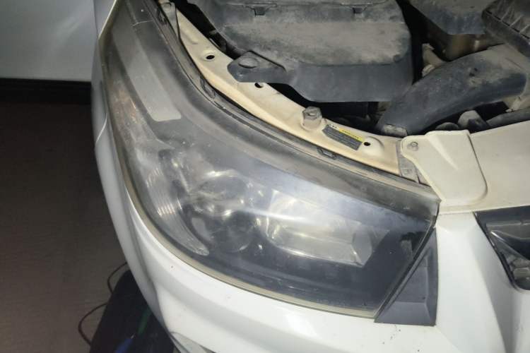 Used HYOSOW S3 2014 1.5L Luxury Version China IV Emission Standard Right Front Headlight