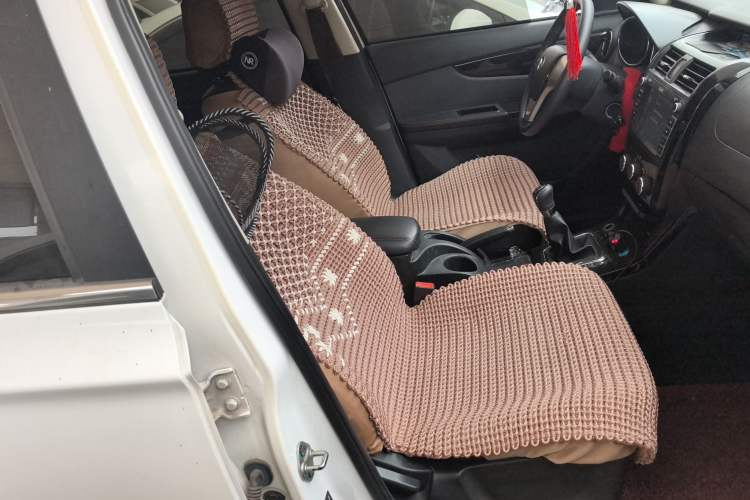Used HYOSOW S3 2014 1.5L Comfort Version China IV Emission Standard Right Front Seat