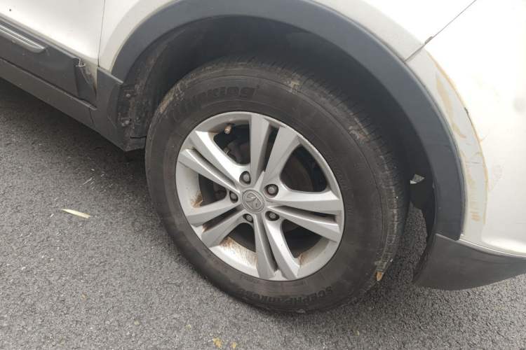 Used HYOSOW S3 2014 1.5L Luxury Version China IV Emission Standard Right Front Wheel Hub