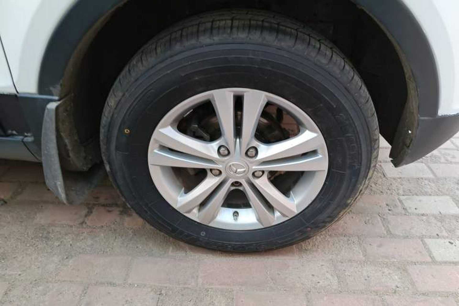 Used HYOSOW S3 2014 1.5L Comfort Version China IV Emission Standard Right Front Wheel Hub