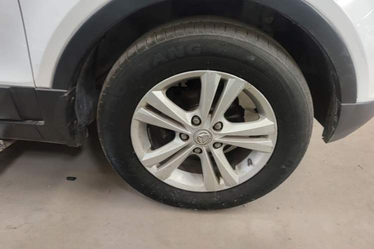 Used HYOSOW S3 2014 1.5L Luxury Version China IV Emission Standard Right Front Wheel Hub