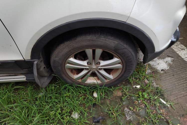 Used HYOSOW S3 2014 1.5L Comfort Version China IV Emission Standard Right Front Wheel Hub