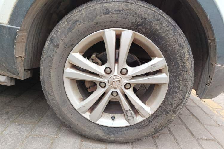 Used HYOSOW S3 2014 1.5L Comfort Version China IV Emission Standard Right Front Wheel Hub