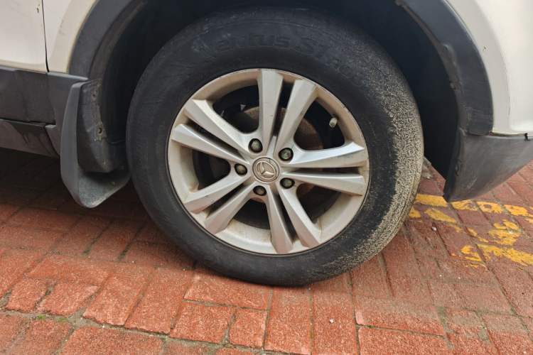 Used HYOSOW S3 2014 1.5L Comfort Version China IV Emission Standard Right Front Wheel Hub