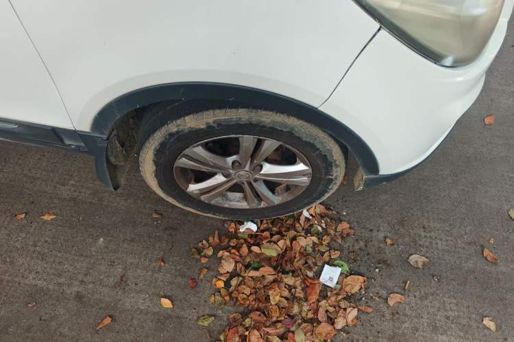 Used HYOSOW S3 2014 1.5L Luxury Version China IV Emission Standard Right Front Wheel Hub
