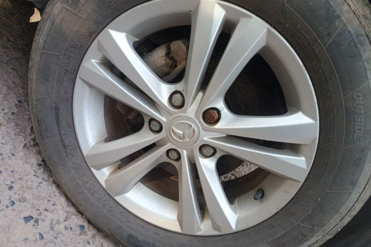 Used HYOSOW S3 2014 1.5L Luxury Version China IV Emission Standard Right Front Wheel Hub