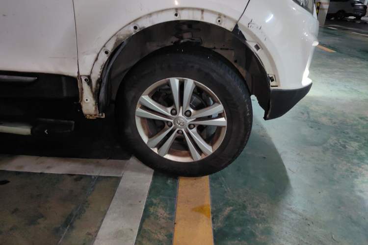 Used HYOSOW S3 2014 1.5L Comfort Version China IV Emission Standard Right Front Wheel Hub
