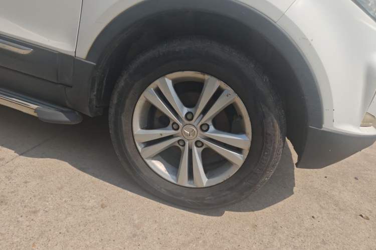 Used HYOSOW S3 2014 1.5L Comfort Version China IV Emission Standard Right Front Wheel Hub
