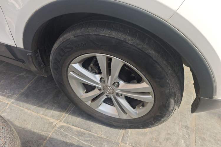 Used HYOSOW S3 2014 1.5L Comfort Version China IV Emission Standard Right Front Wheel Hub