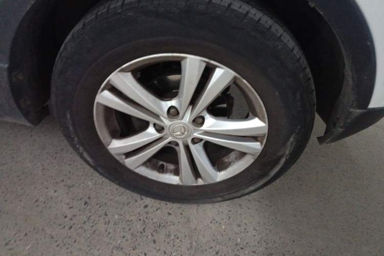 Used HYOSOW S3 2014 1.5L Luxury Version China IV Emission Standard Right Front Wheel Hub