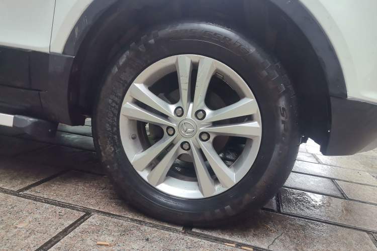 Used HYOSOW S3 2014 1.5L Comfort Version China IV Emission Standard Right Front Wheel Hub