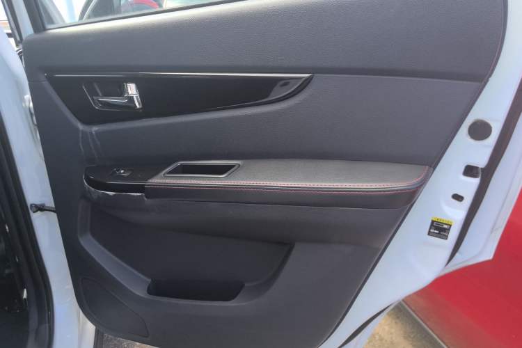 Used HYOSOW S3 2014 1.5L Luxury Version China IV Emission Standard Right Rear Door Interior